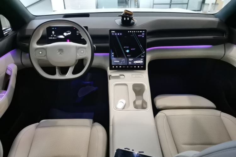 Used Nio ES6 2024 75 kWh Center Console