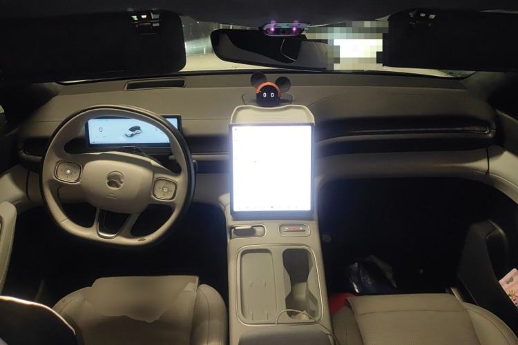 Used Nio ES6 2024 75 kWh Center Console