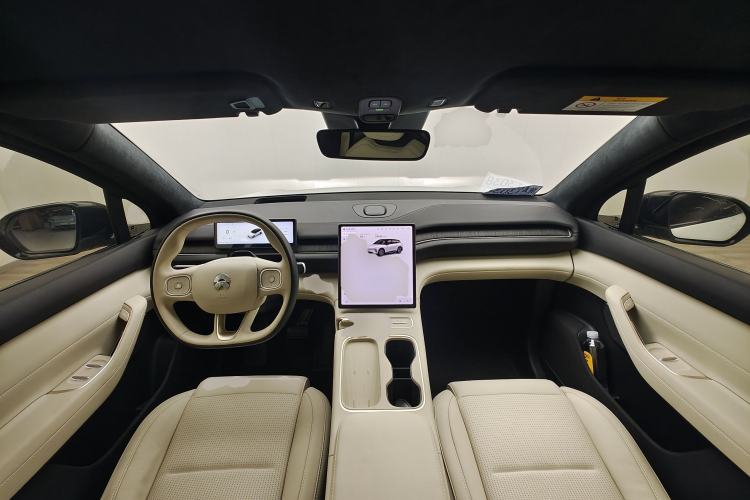 Used Nio ES6 2024 75 kWh Center Console