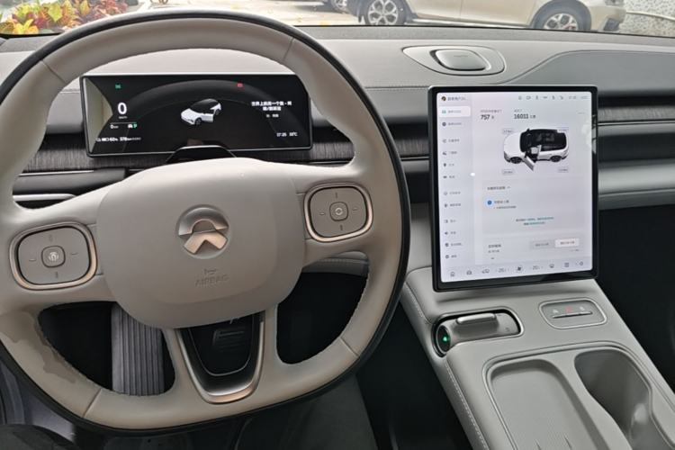 Used Nio ES6 2024 100kWh Center Console