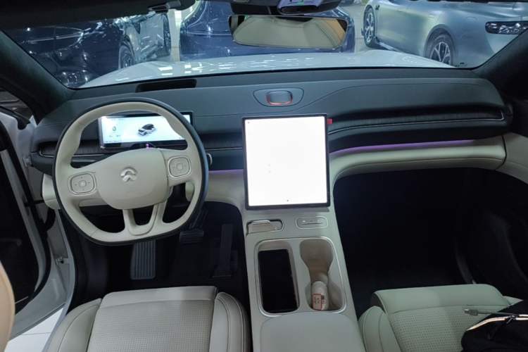 Used Nio ES6 2024 100kWh Center Console