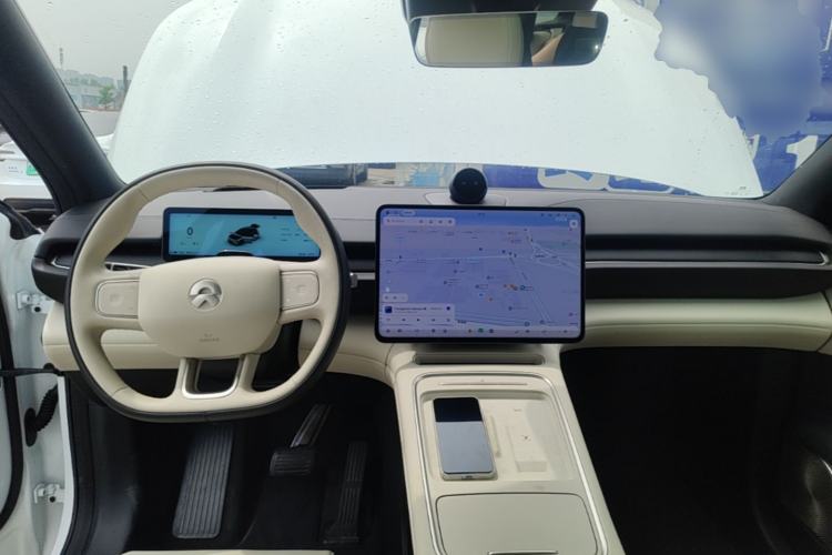 Used Nio ES6 2024 75 kWh Center Console