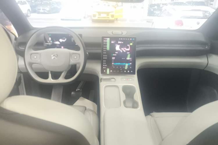 Used Nio ES6 2024 75 kWh Center Console