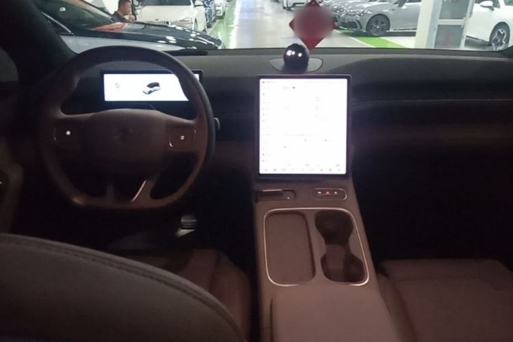 Used Nio ES6 2024 75 kWh Center Console