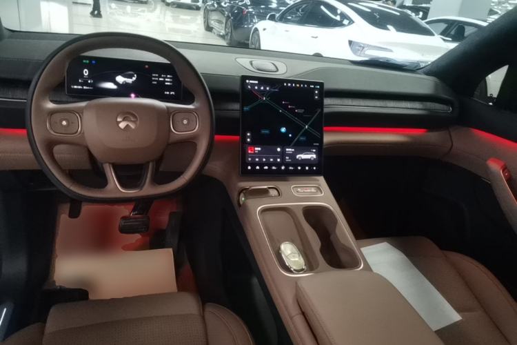 Used Nio ES6 2024 75 kWh Center Console