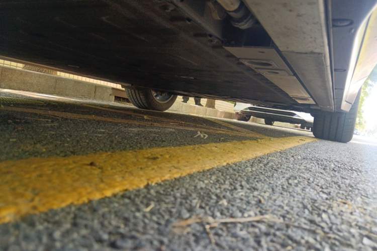 Used Nio ES6 2024 75 kWh Chassis Front Left