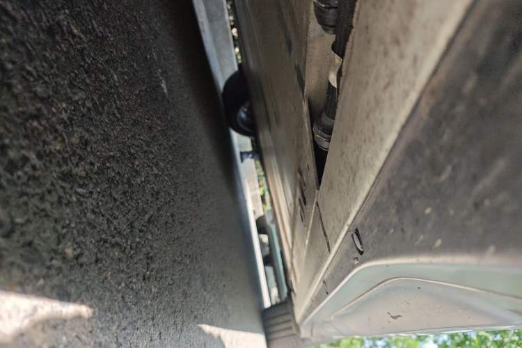Used Nio ES6 2024 75 kWh Chassis Front Left