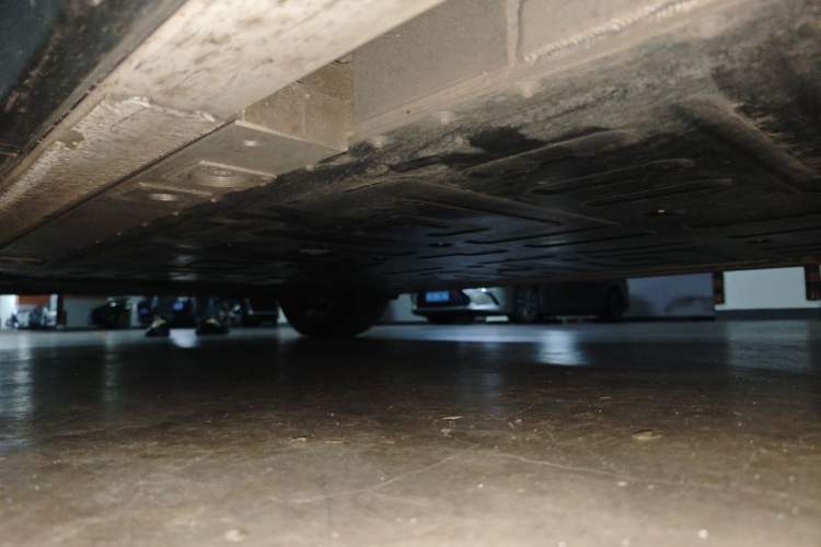 Used Nio ES6 2024 75 kWh Chassis Front Right