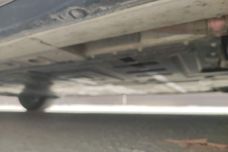 Used Nio ES6 2024 75 kWh Chassis Front Right