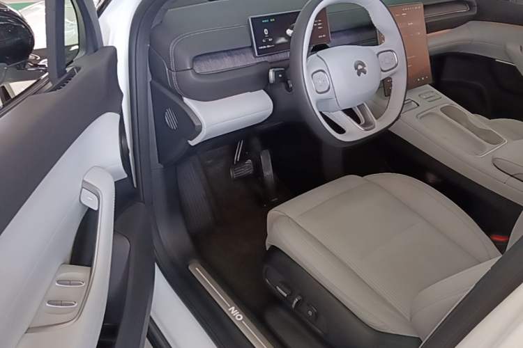 Used Nio ES6 2024 75 kWh Driver Seat