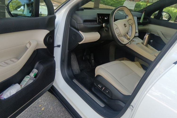 Used Nio ES6 2024 75 kWh Driver Seat