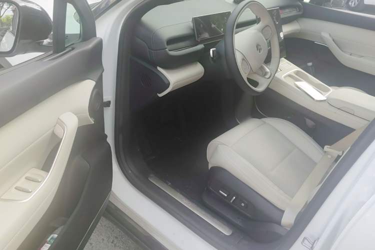 Used Nio ES6 2024 75 kWh Driver Seat