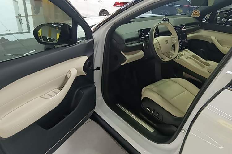 Used Nio ES6 2024 75 kWh Driver Seat