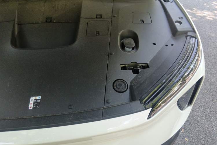 Used Nio ES6 2024 75 kWh Engine Bay Left