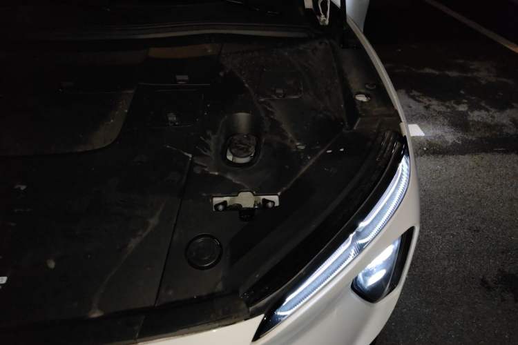 Used Nio ES6 2024 75 kWh Engine Bay Left