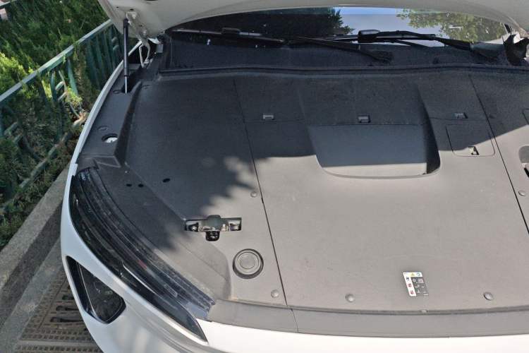 Used Nio ES6 2024 75 kWh Engine Bay Right