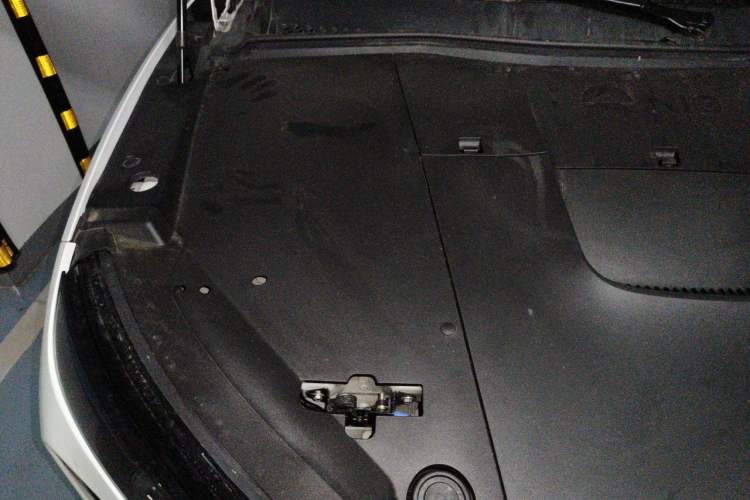 Used Nio ES6 2024 75 kWh Engine Bay Right