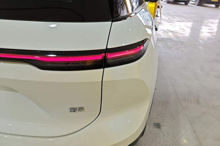 Used Nio ES6 2024 75 kWh Exterior 3