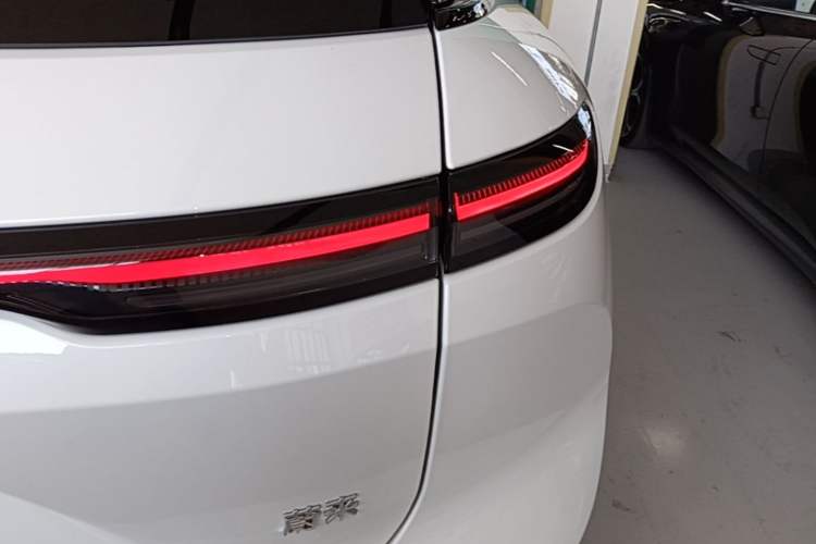 Used Nio ES6 2024 75 kWh Exterior 3