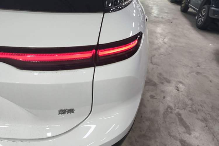 Used Nio ES6 2024 75 kWh Exterior 3