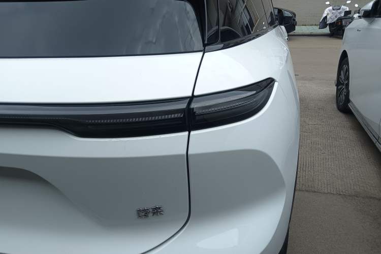 Used Nio ES6 2024 75 kWh Exterior 3