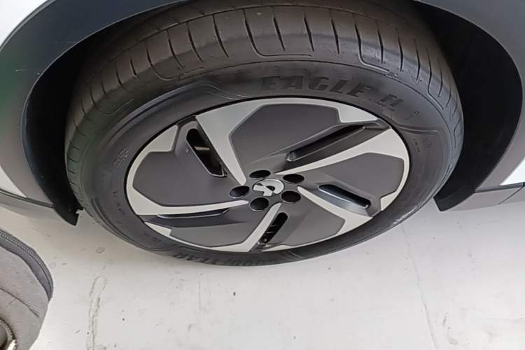 Used Nio ES6 2024 75 kWh Exterior 4
