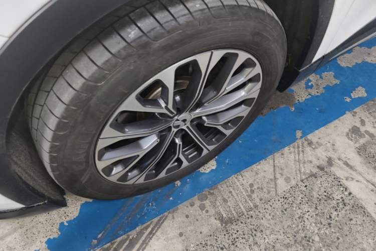 Used Nio ES6 2024 75 kWh Exterior 4