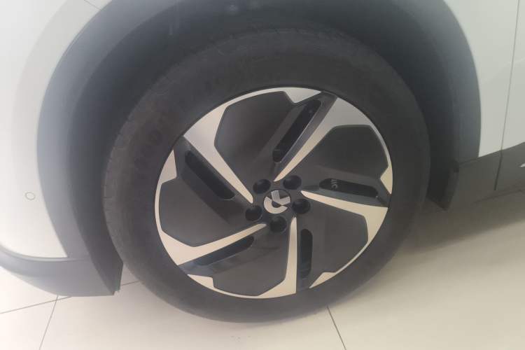 Used Nio ES6 2024 75 kWh Exterior 4