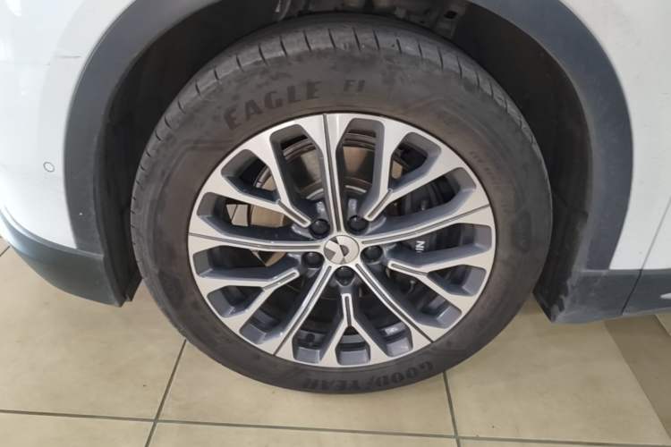 Used Nio ES6 2024 75 kWh Exterior 4
