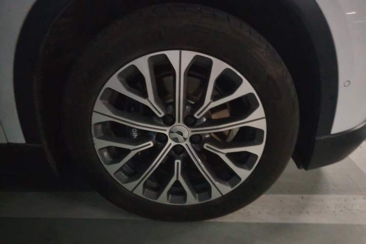 Used Nio ES6 2024 75 kWh Exterior 7