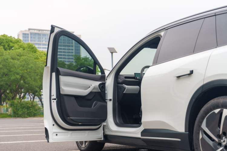 Used Nio ES6 2024 75 kWh Exterior 7