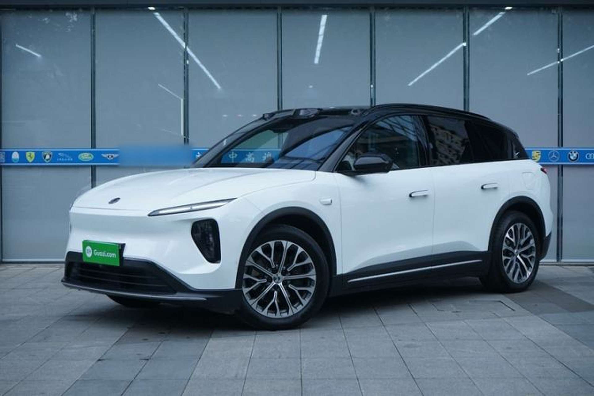 Used Nio ES6 2024 75 kWh Front Left 45 Deg