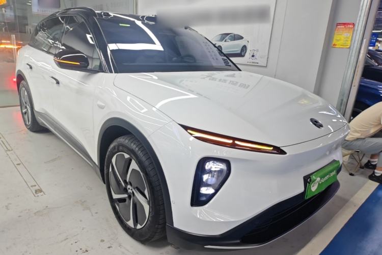 Used Nio ES6 2024 75 kWh Front Right 45 Deg