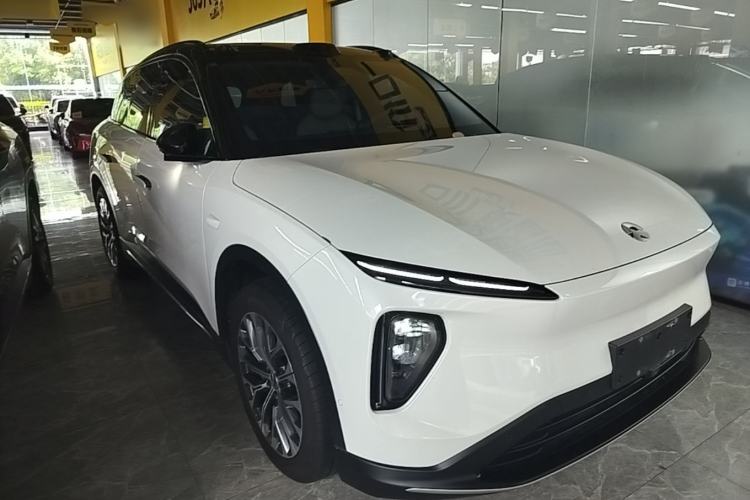 Used Nio ES6 2024 75 kWh Front Right 45 Deg