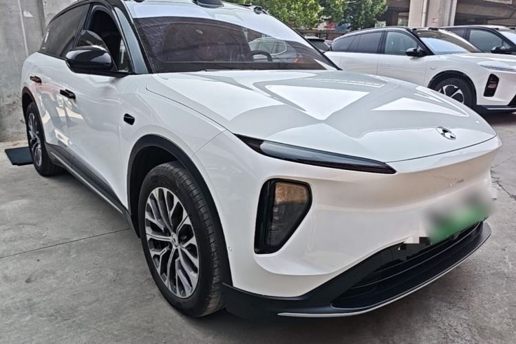 Used Nio ES6 2024 75 kWh Front Right 45 Deg