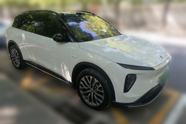 Used Nio ES6 2024 75 kWh Front Right 45 Deg