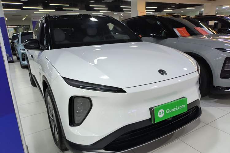 Used Nio ES6 2024 75 kWh Front Right 45 Deg
