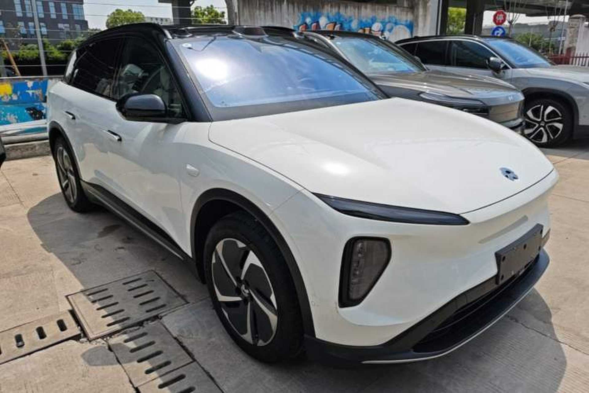 Used Nio ES6 2024 75 kWh Front Right 45 Deg