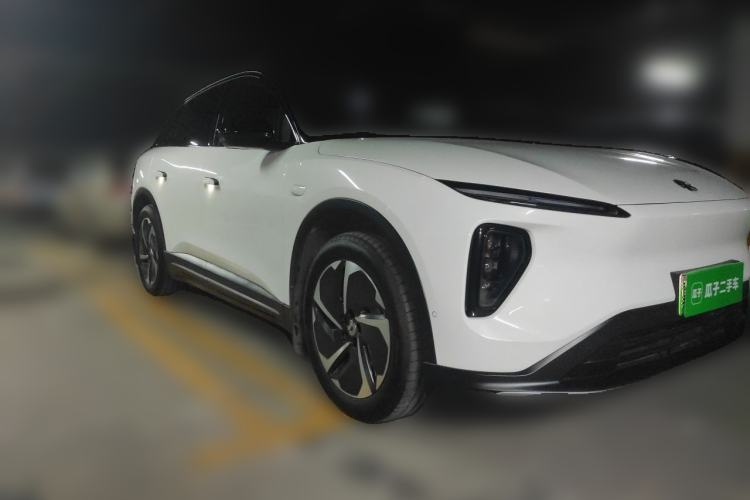Used Nio ES6 2024 75 kWh Front Right 45 Deg