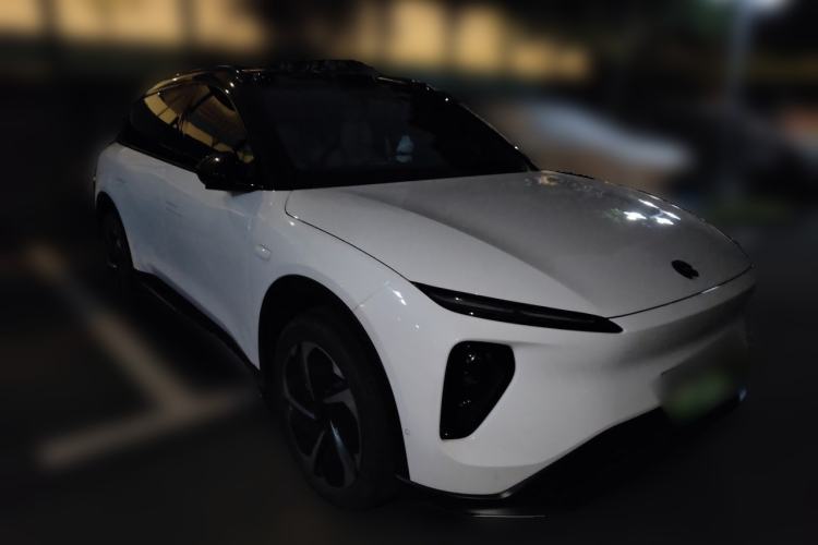 Used Nio ES6 2024 75 kWh Front Right 45 Deg