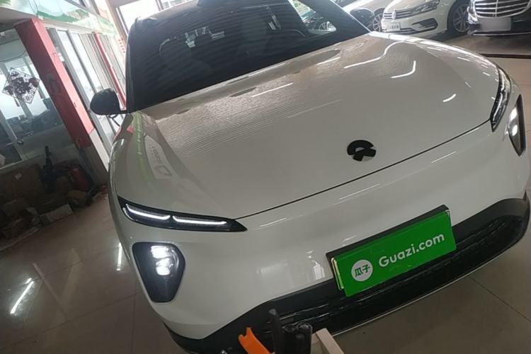 Used Nio ES6 2024 75 kWh Front Right 45 Deg