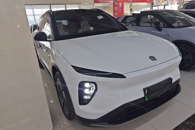 Used Nio ES6 2024 75 kWh Front Right 45 Deg