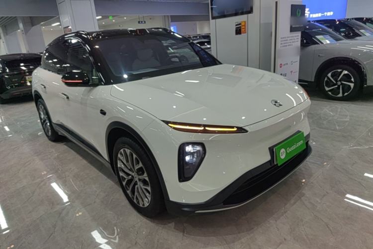 Used Nio ES6 2024 75 kWh Front Right 45 Deg