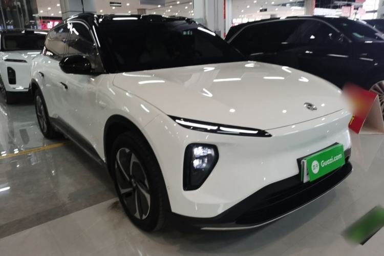 Used Nio ES6 2024 75 kWh Front Right 45 Deg