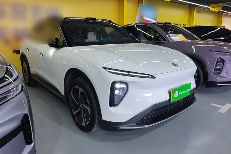 Used Nio ES6 2024 75 kWh Front Right 45 Deg
