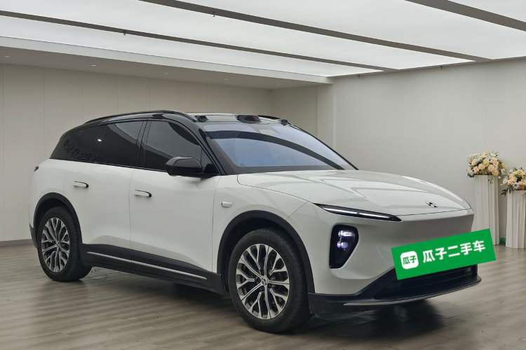 Used Nio ES6 2024 75 kWh Front Right 45 Deg