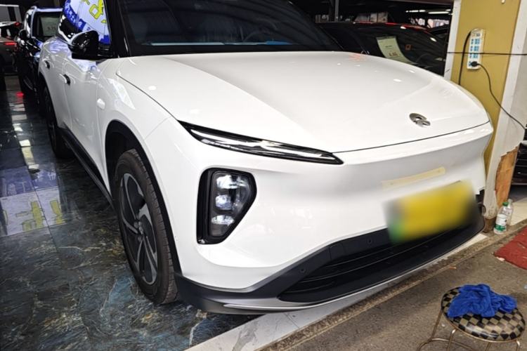 Used Nio ES6 2024 75 kWh Front Right 45 Deg