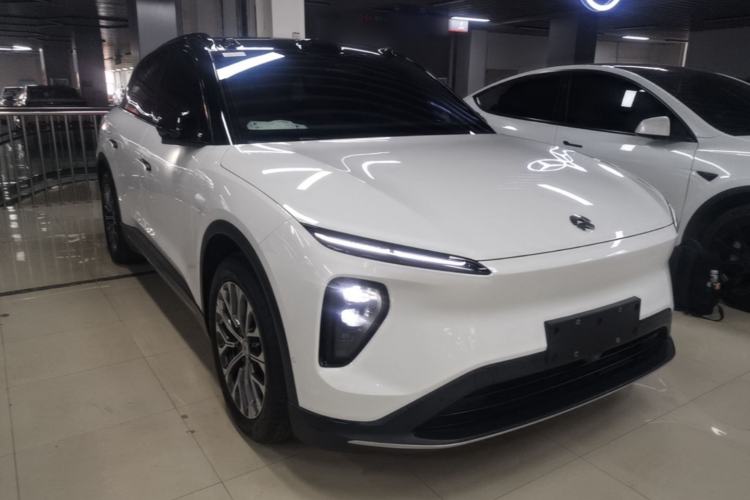 Used Nio ES6 2024 75 kWh Front Right 45 Deg