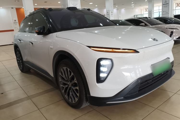 Used Nio ES6 2024 75 kWh Front Right 45 Deg