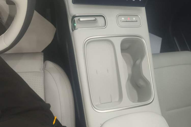 Used Nio ES6 2024 75 kWh Gear Lever
